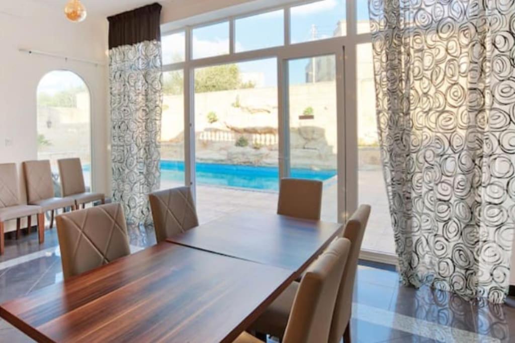 Velver Mansion, Malta - Luxury Villa With Pool Naxxar Esterno foto